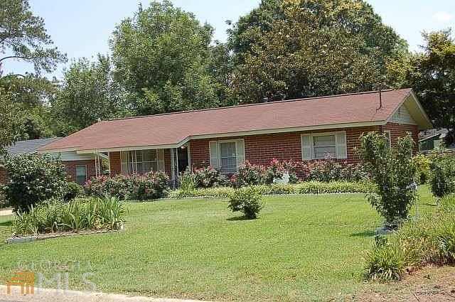 1st image of 704 Crestwood Ter