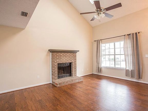4th image of 909 Bickerton Ct