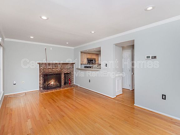 3rd image of 2514 S Arlington Mill Dr APT E