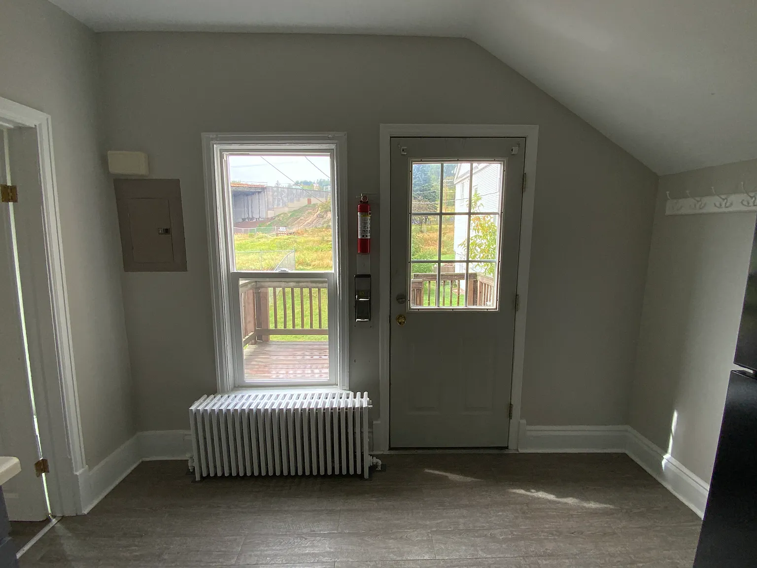 2 bed, 1.0 bath, $1,080 — Photo 4