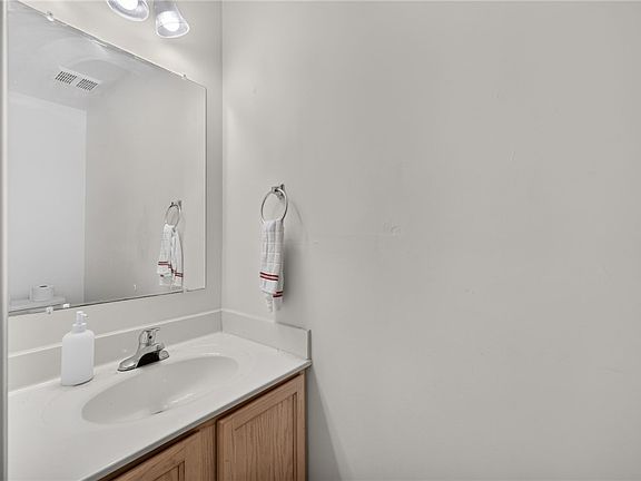 5th image of 206F Campus Dr