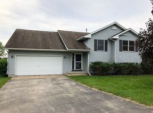 102 Picadilly Dr SE, Poplar Grove, IL 61065