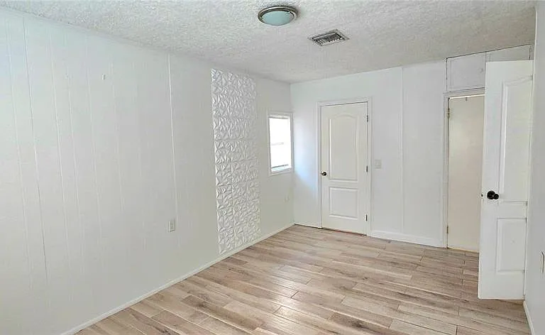 1313 Catherine St — Photo 9