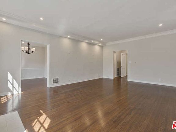 3rd image of 1207 S Crescent Heights Blvd