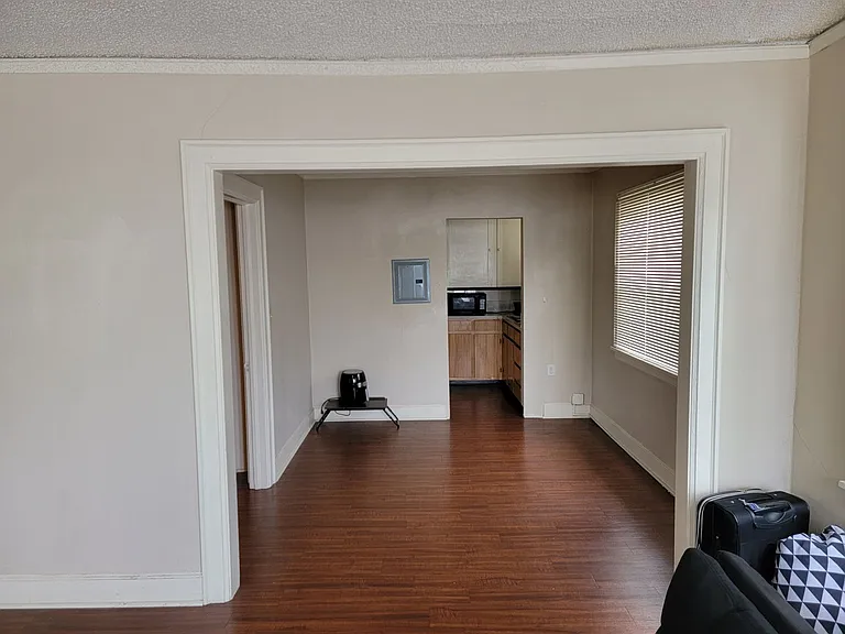 Avondale Apartments — Photo 112