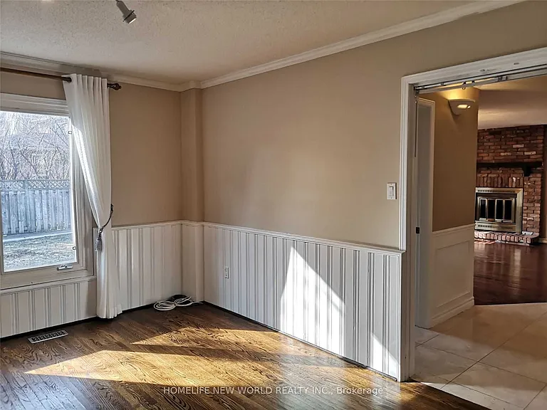 41 Ambleside Cres — Photo 10