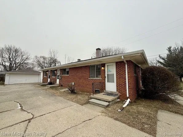 700 Clinton River Dr, Mount Clemens, MI 48043