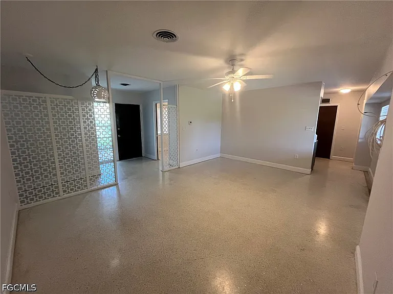 2031 Maravilla Cir — Photo 4