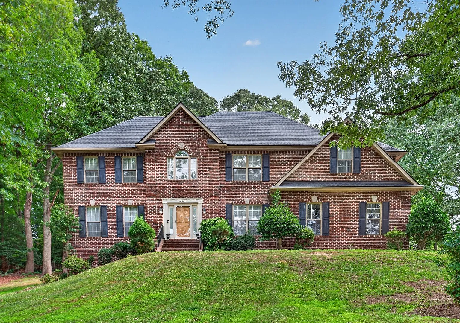 4 bed, 3.0 bath, 3750 sqft, $3,500 — Photo 1