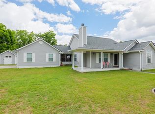 19 Oak St, Ray City, GA 31645