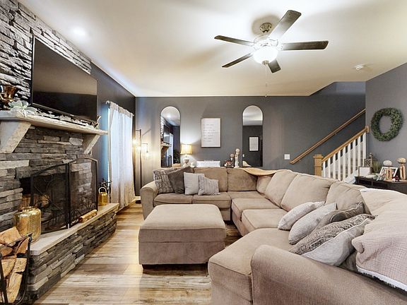 2nd image of 516 Eagle View Dr