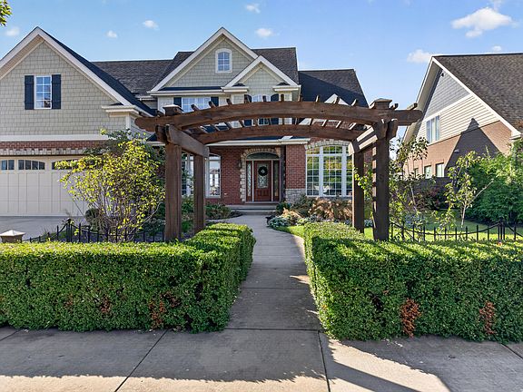 3rd image of 25323 W Alison Rd