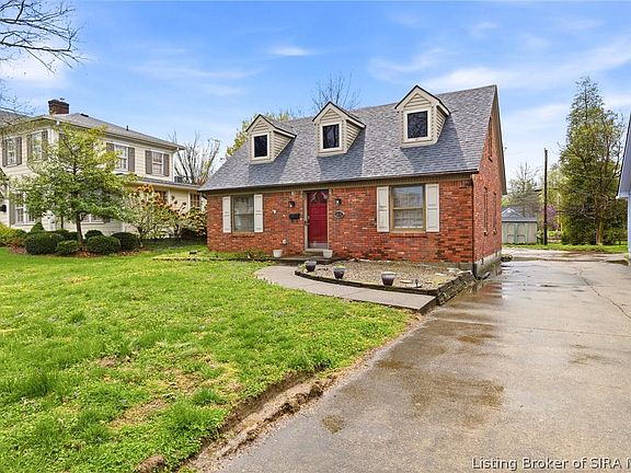 2nd image of 1121 Centralia Court