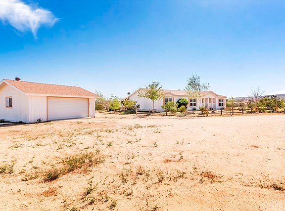 2nd image of 59025 La Brisa Dr