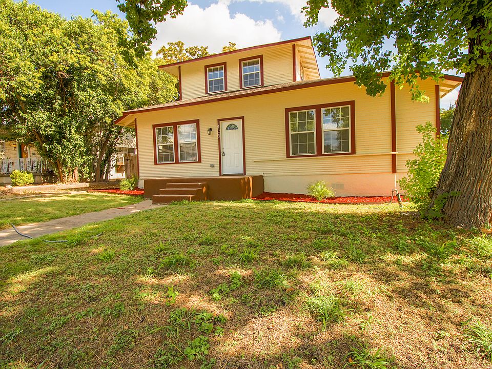 1st image of 1322 W Craig Pl