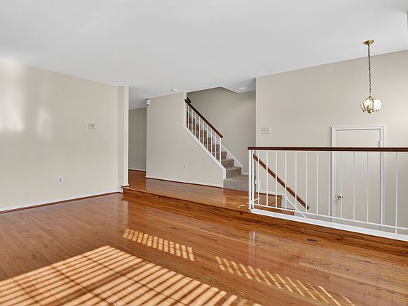3rd image of 4257 Sleepy Lake Dr