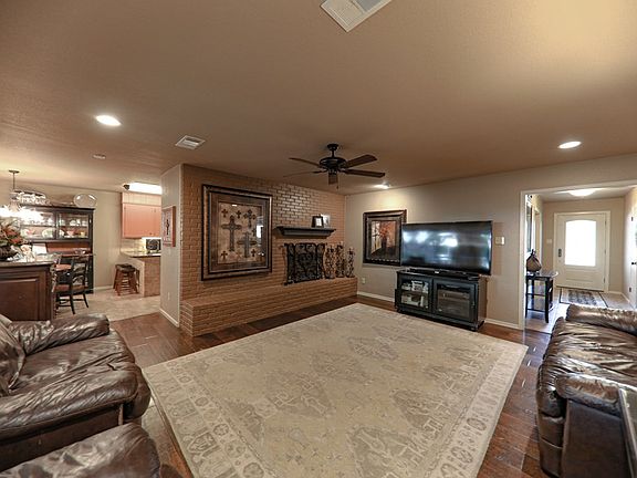 4th image of 2803 Auburn Dr