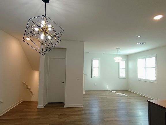 5th image of 5465 Seacliff Pl