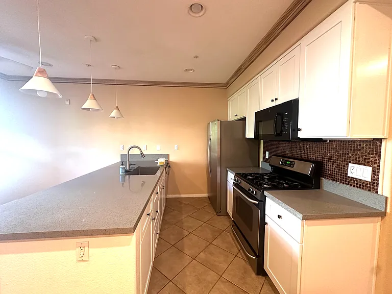 13015 Evening Creek Dr S #17 — Photo 3