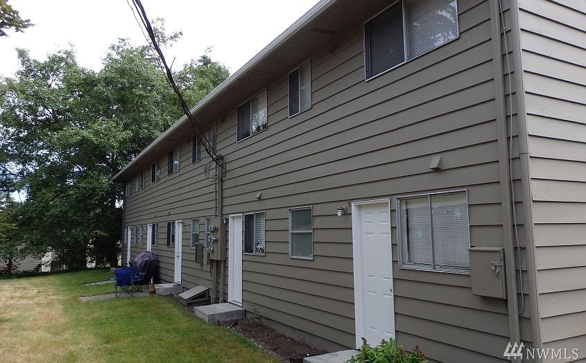 2nd image of 21527 73rd Pl W