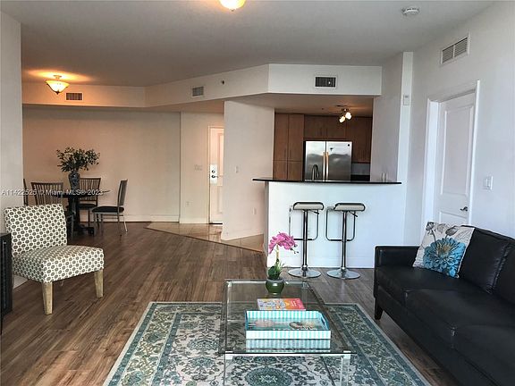 3rd image of 7900 Harbor Island Dr APT 523