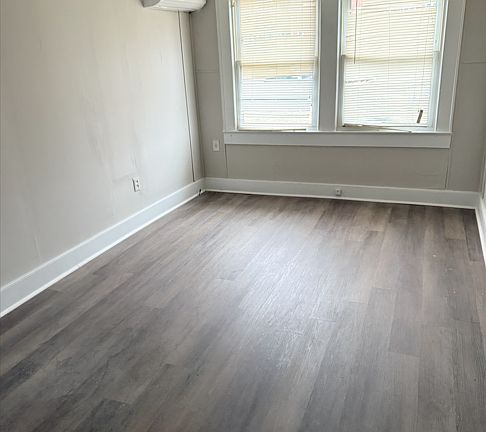 4th image of 104 Warner St #A