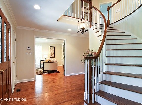 3rd image of 133 Indianwood Ln