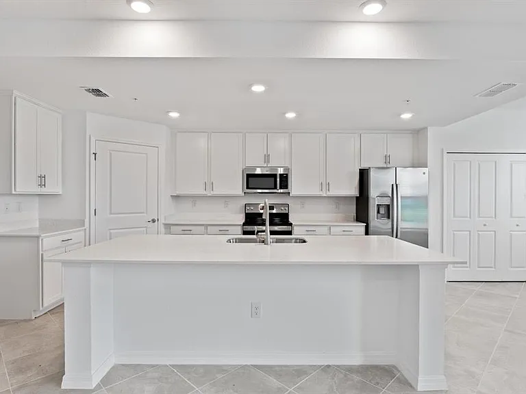 12440 Wellen Golf St #104 — Photo 8