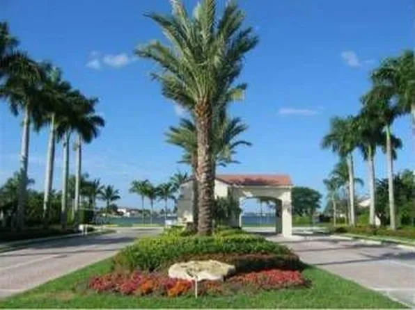 18774 NW 24th Pl, Pembroke Pines, FL 33029