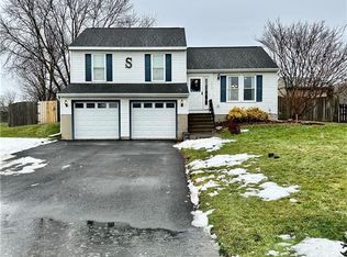 9492 Glengarriff Dr, Brewerton, NY 13029