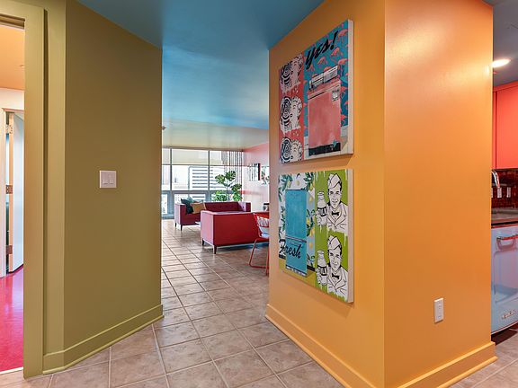 4th image of 1 Miranova Pl APT 1130
