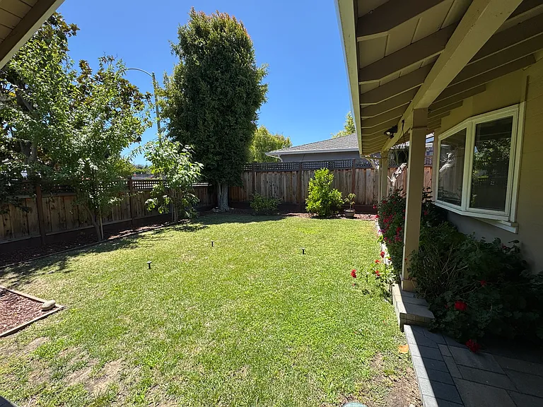 751 Verdi Dr — Photo 4