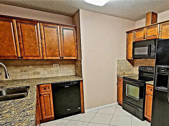 2nd image of 3208 Queen Palms Ct