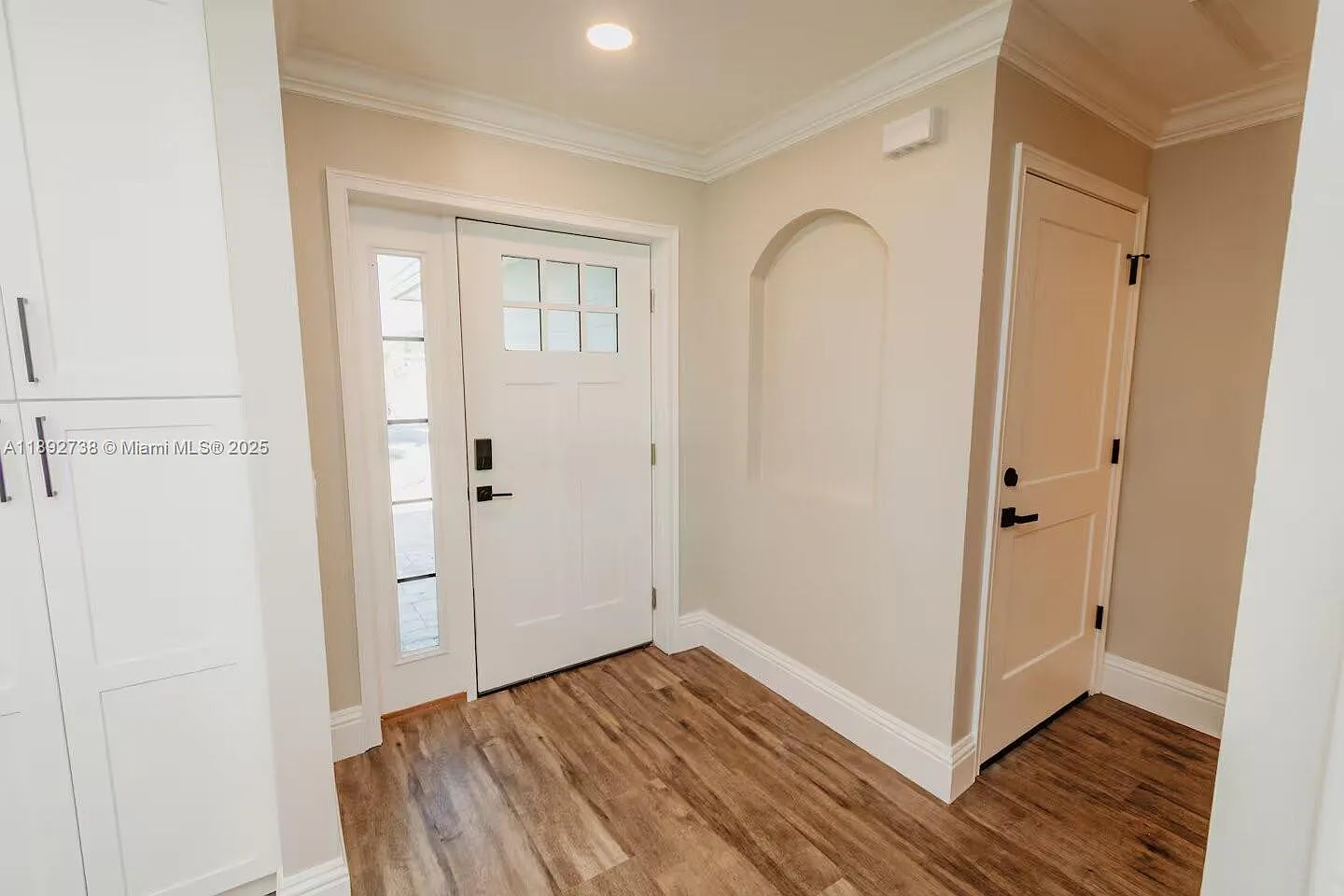 3 bed, 2.0 bath, $3,500 — Photo 3