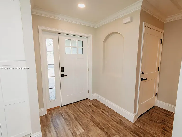 9675 SW Anchor Dr — Photo 3