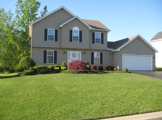 407 Parkside Trl, Macedon, NY 14502