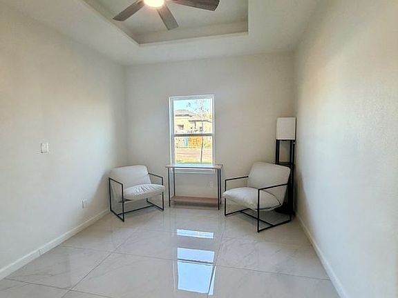 2nd image of 903 La Laguna Rd
