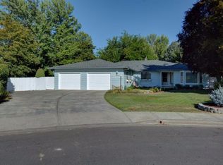 3070 Eden Ct, Medford, OR 97504