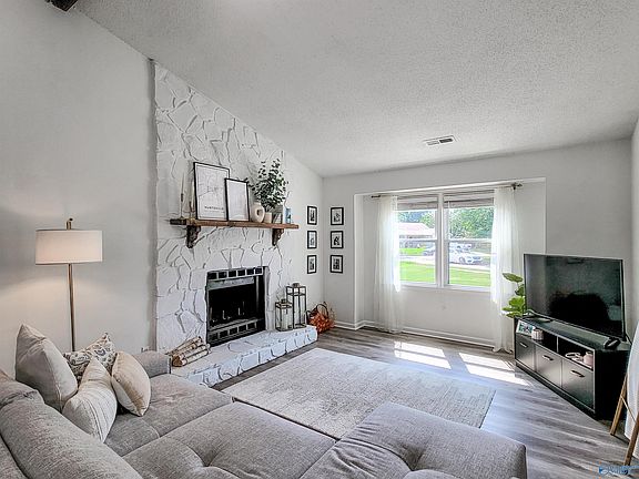 5th image of 1023 Kinsey Dr SE