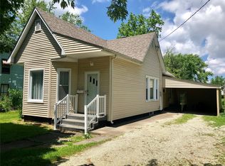 1027 E Tremont St, Hillsboro, IL 62049