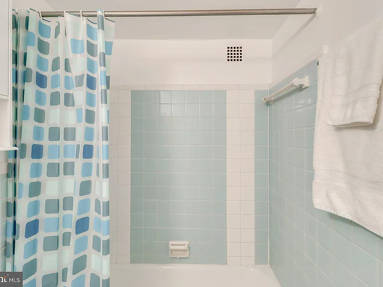 2710 Macomb St NW #303 — Photo 9