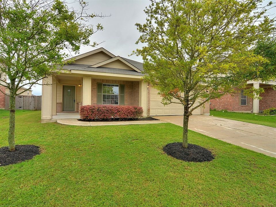1st image of 204 Mossy Rock Dr