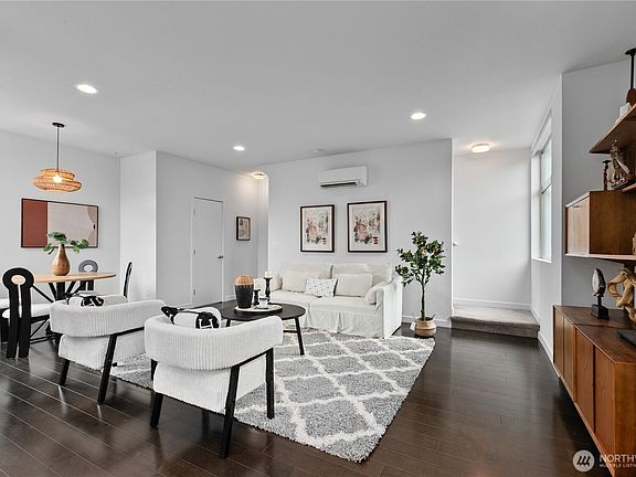 4th image of 2514 S Washington Street