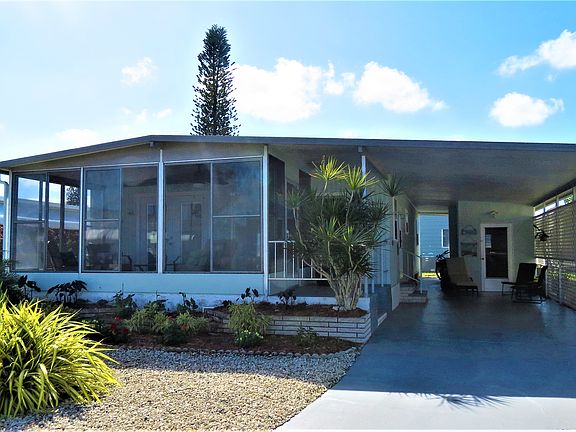 4th image of 916 Roseau W