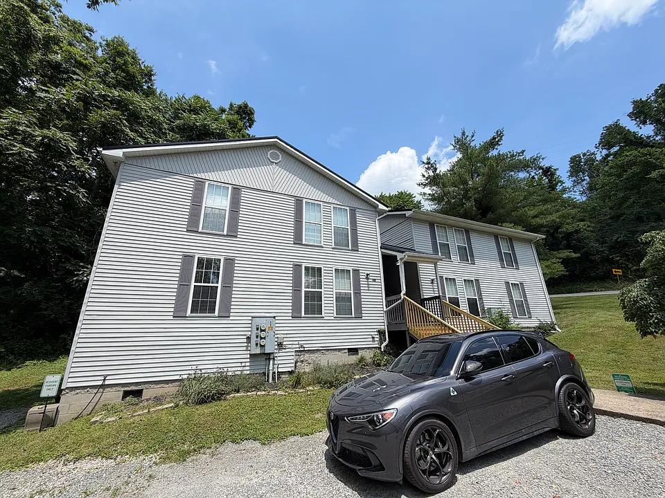 670 Lexington Pike #101