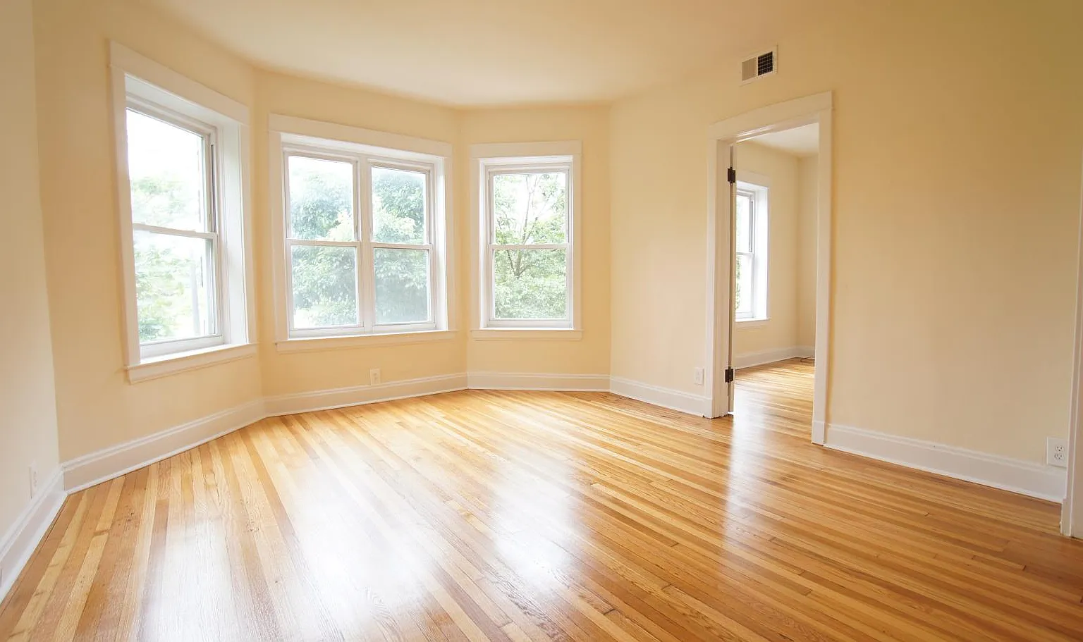 3 bed, $2,695 — Photo 1