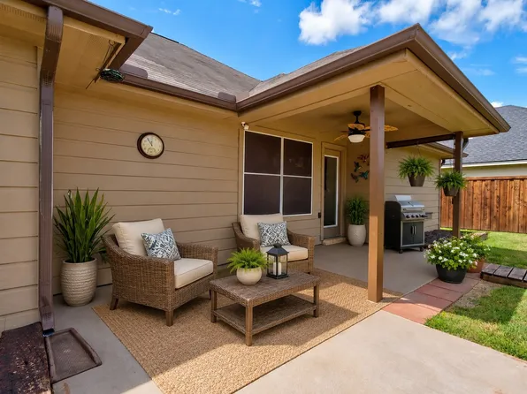 308 Glenview Dr, Aubrey, TX 76227