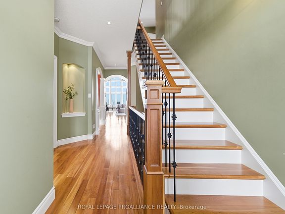 3rd image of 240 Avondale Rd