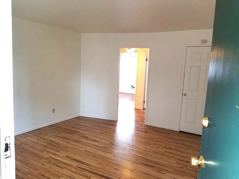 1625 Woolsey St #6 — Photo 2