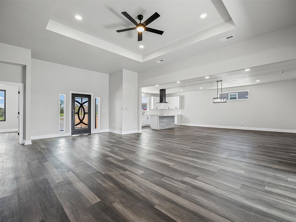 1st image of 306 Centella Cir